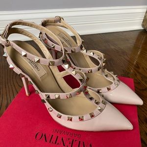 🤎 Rockstud Pumps in Poudre